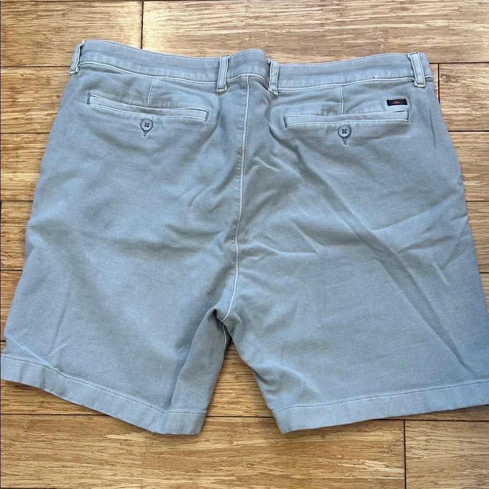 Faherty Light Gray Flat Front Shorts - Picture 5 of 7